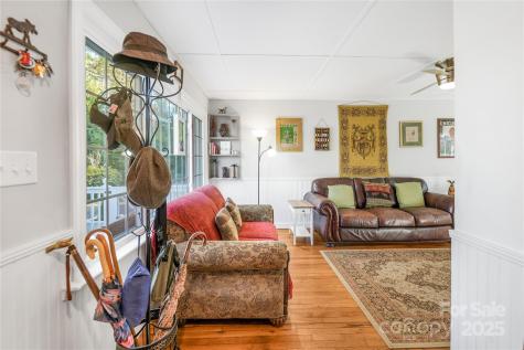 23 Laurel Loop Asheville NC 28806