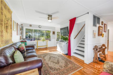 23 Laurel Loop Asheville NC 28806