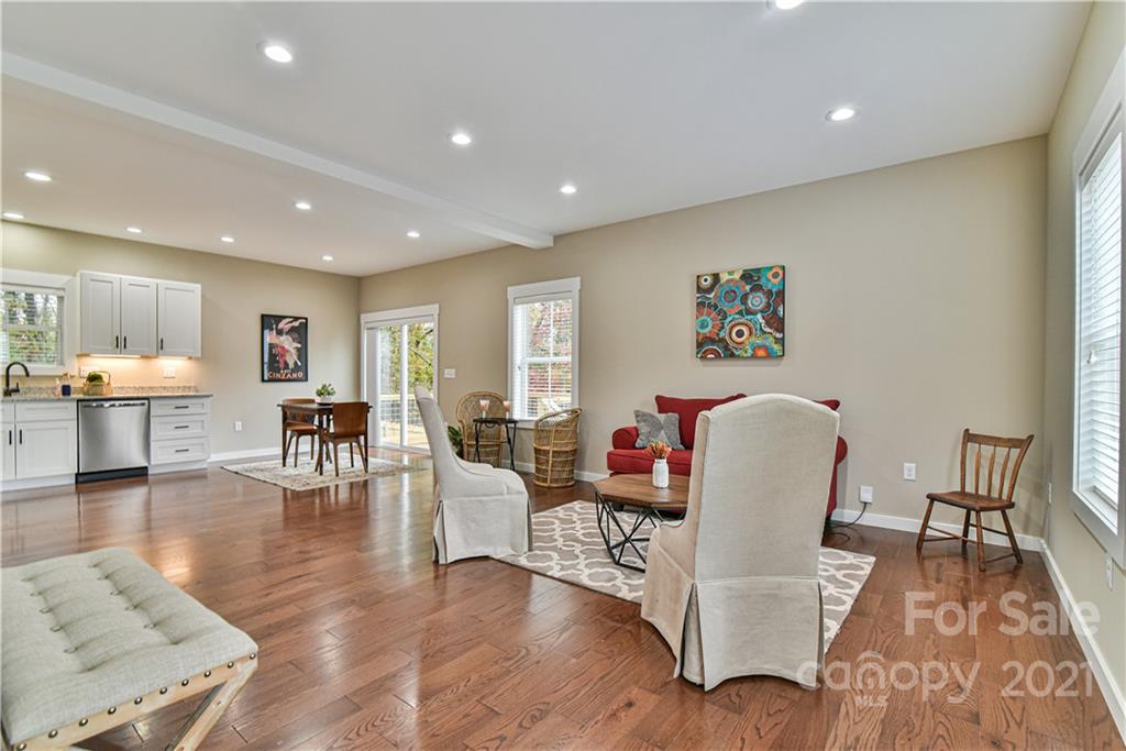 104 Sutton View Place Asheville NC 28806
