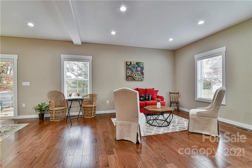 104 Sutton View Place Asheville NC 28806