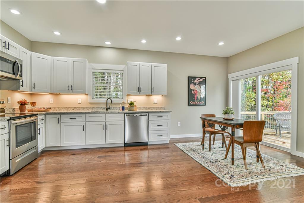104 Sutton View Place Asheville NC 28806