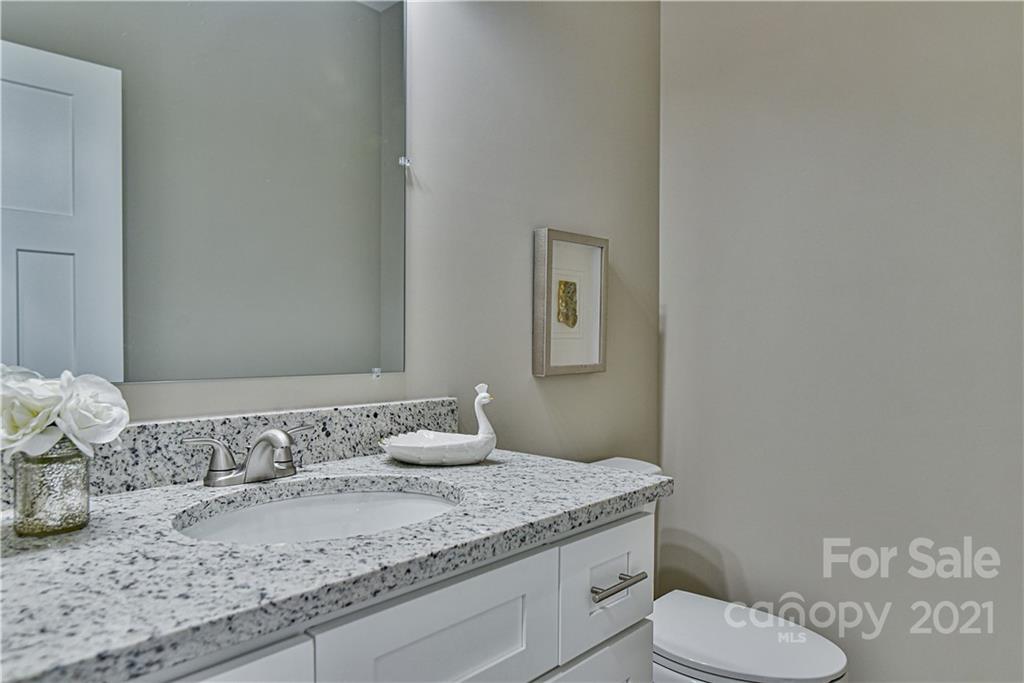 104 Sutton View Place Asheville NC 28806