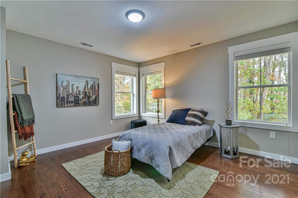 104 Sutton View Place Asheville NC 28806