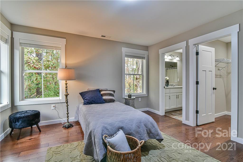 104 Sutton View Place Asheville NC 28806