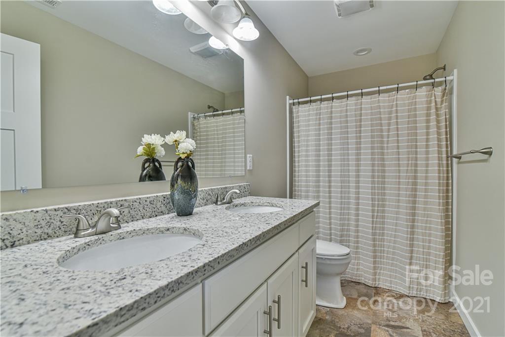 104 Sutton View Place Asheville NC 28806