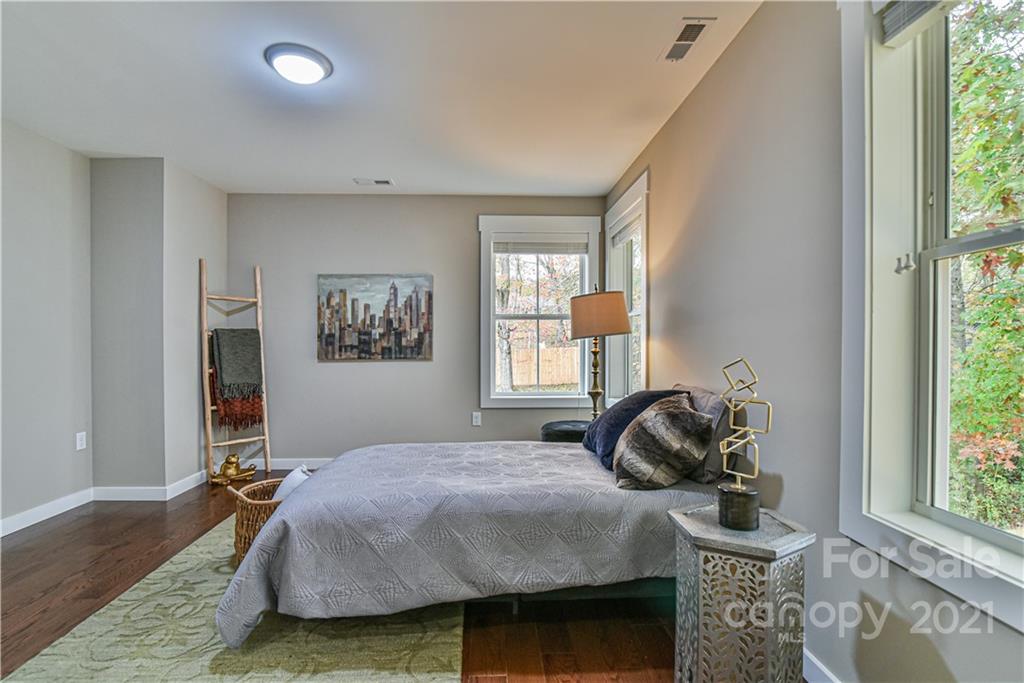 104 Sutton View Place Asheville NC 28806