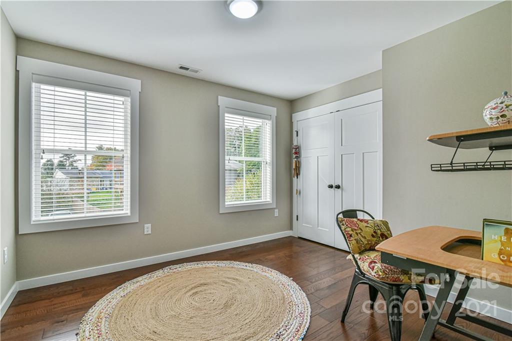 104 Sutton View Place Asheville NC 28806