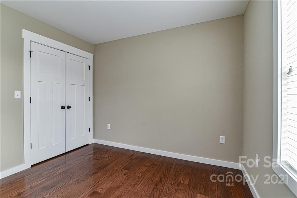 104 Sutton View Place Asheville NC 28806