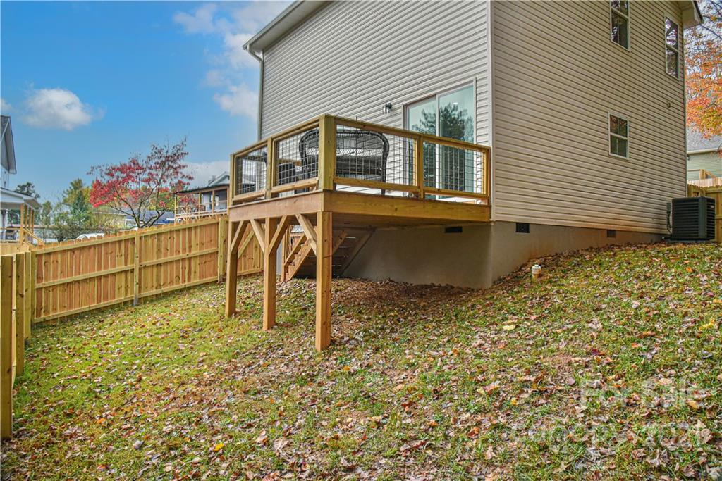 104 Sutton View Place Asheville NC 28806