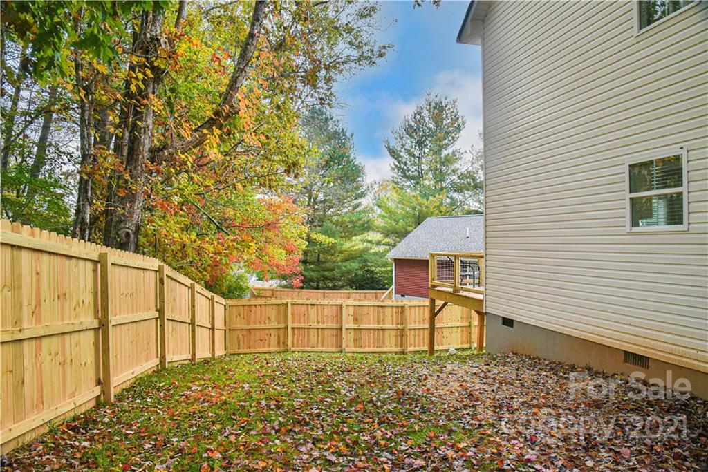 104 Sutton View Place Asheville NC 28806