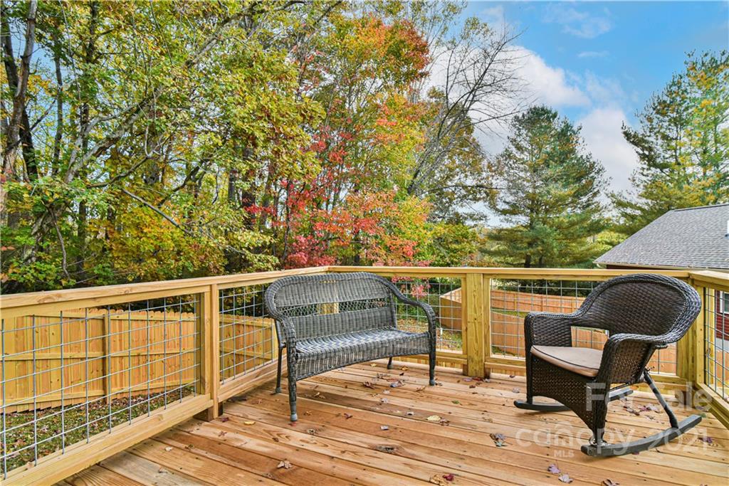 104 Sutton View Place Asheville NC 28806