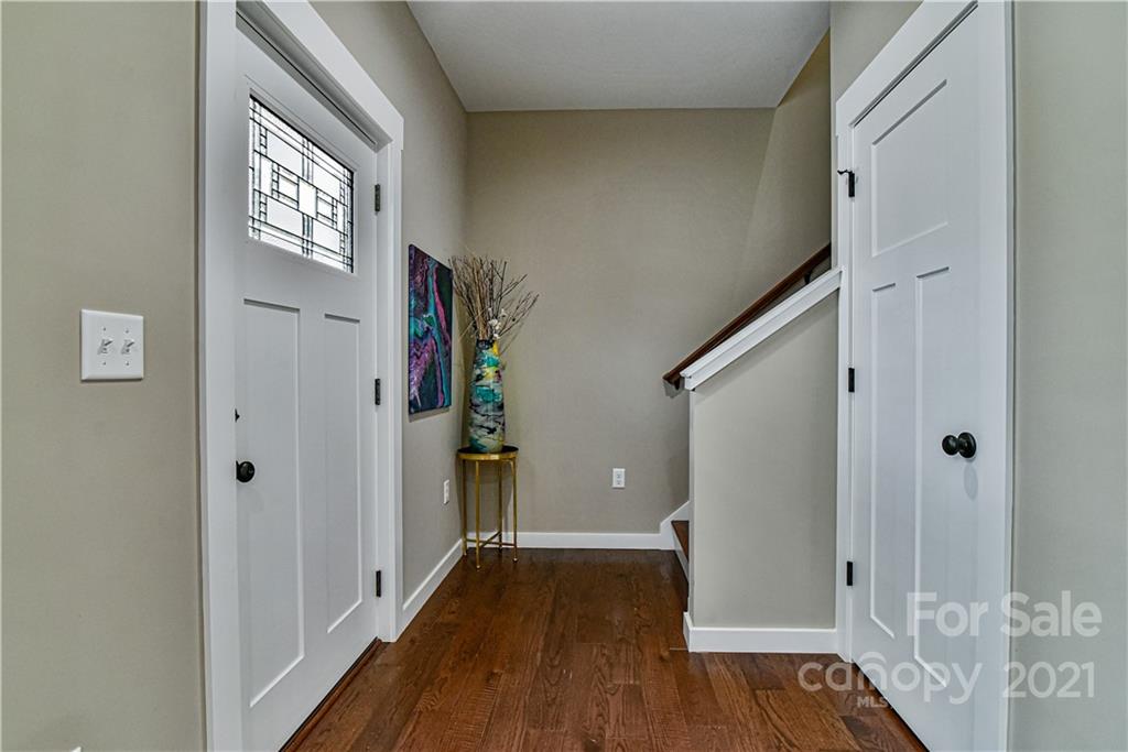 104 Sutton View Place Asheville NC 28806