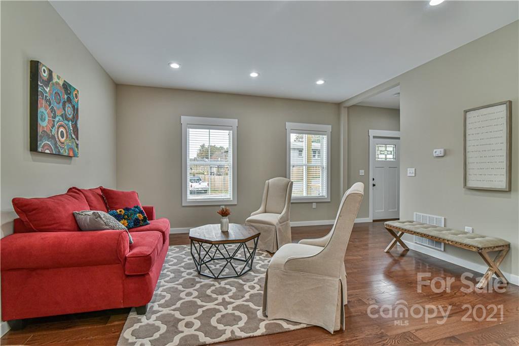 104 Sutton View Place Asheville NC 28806