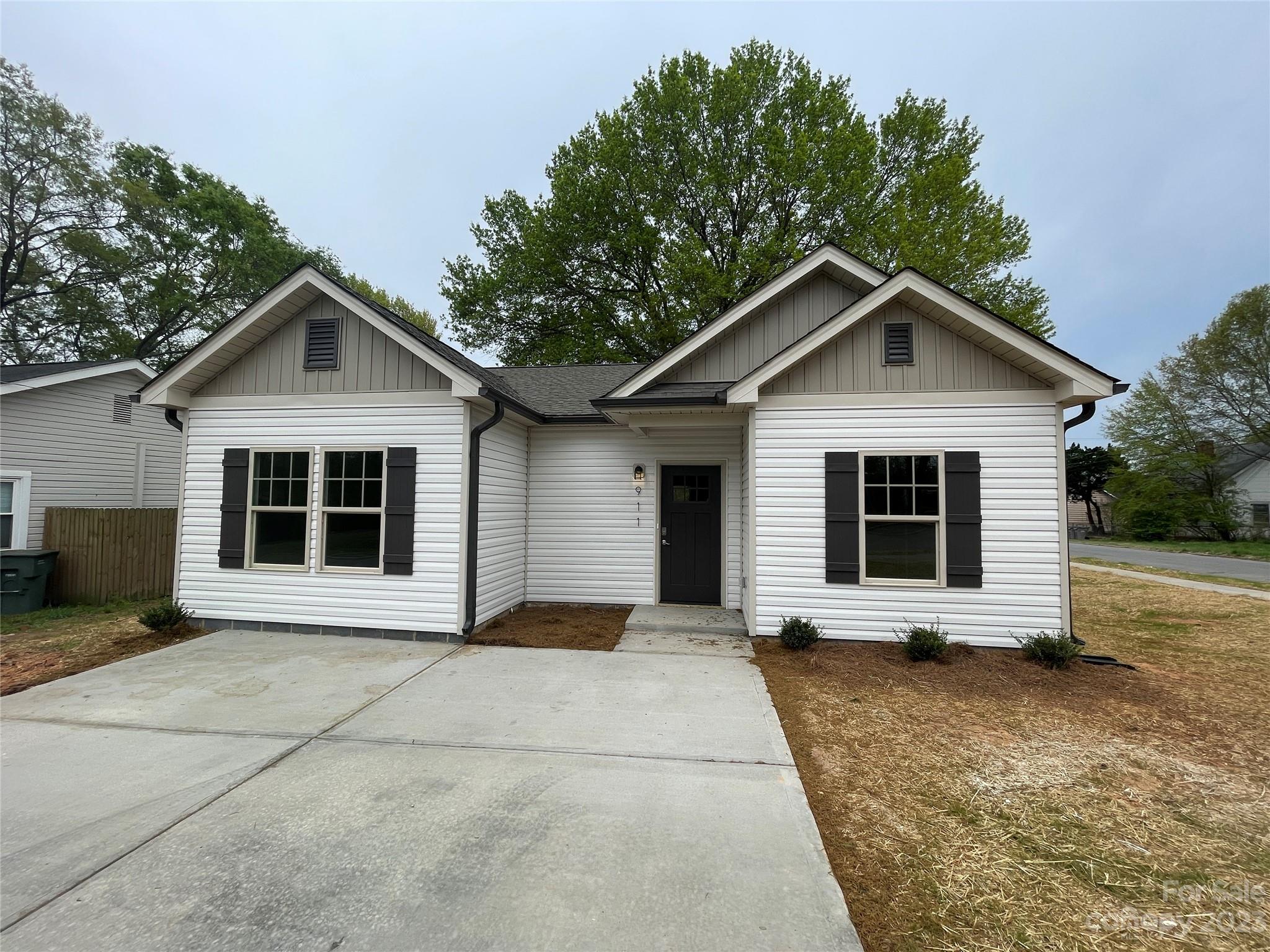 911 Warburton Avenue Gastonia NC 28052