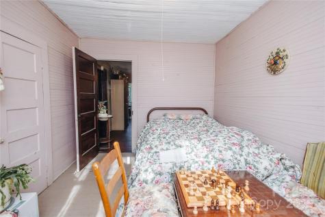 63 Clear Creek Road Marion NC 28752