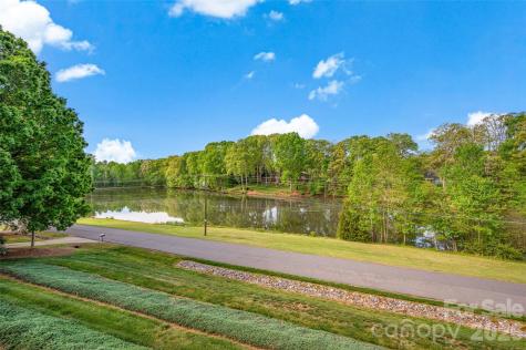 443 W Gleneagles Road Statesville NC 28625
