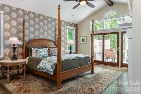 305 Piney Knoll Lane Hendersonville NC 28739