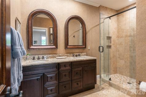 305 Piney Knoll Lane Hendersonville NC 28739