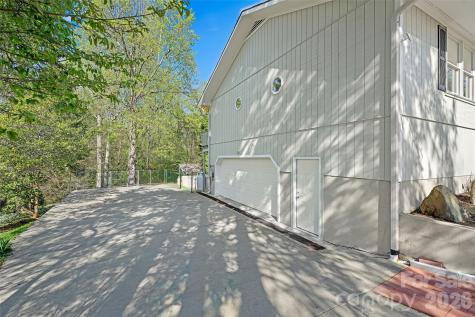 6 Mulberry Drive Arden NC 28704