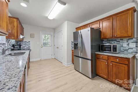 8200 Kerrybrook Circle Charlotte NC 28214