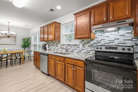 8200 Kerrybrook Circle Charlotte NC 28214