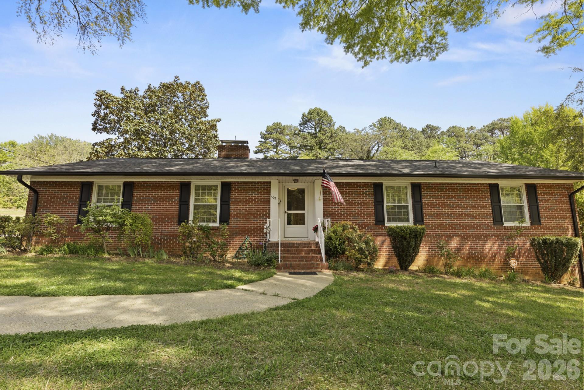 607 12th Avenue NE Hickory NC 28601