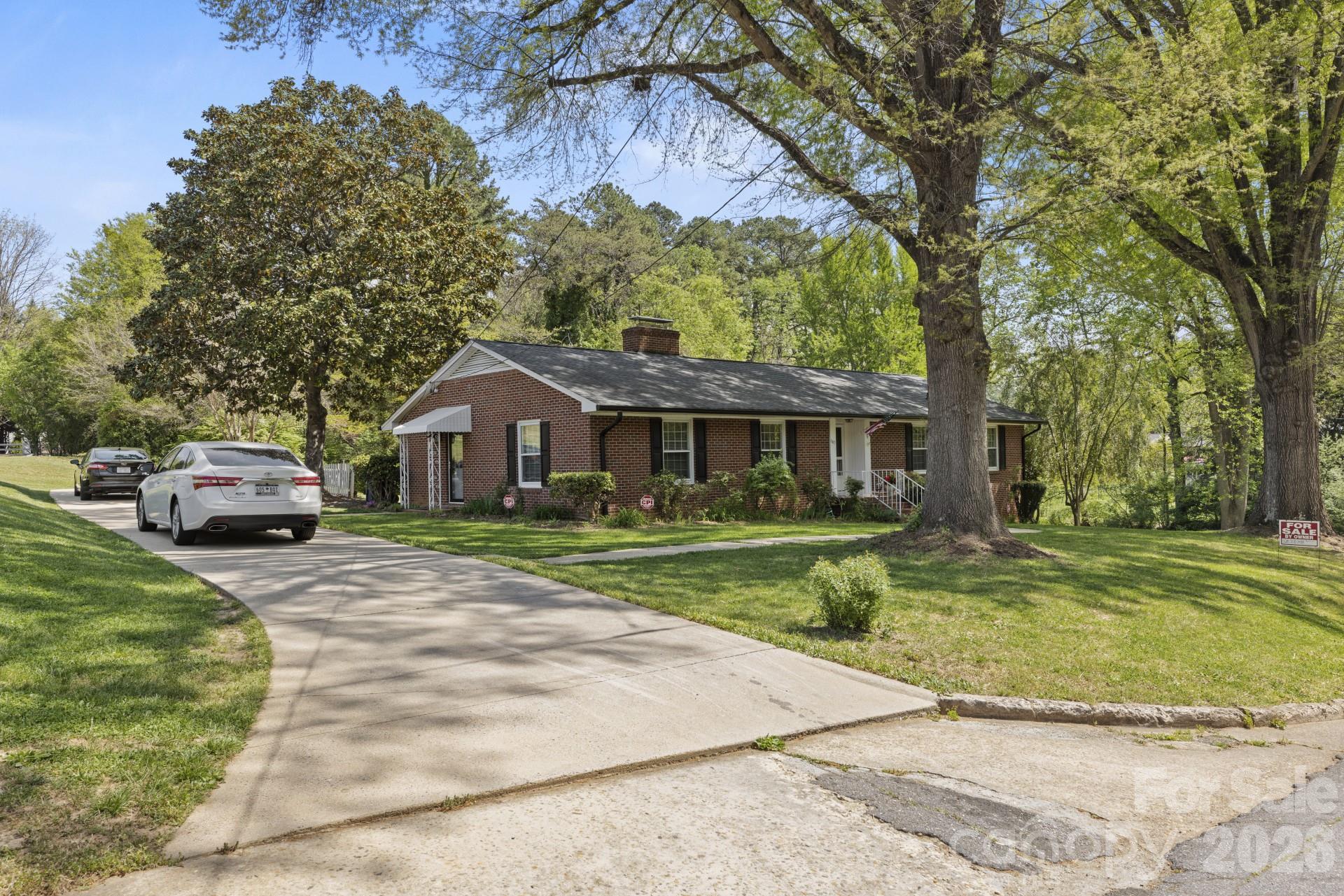 607 12th Avenue NE Hickory NC 28601