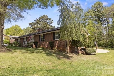 607 12th Avenue NE Hickory NC 28601