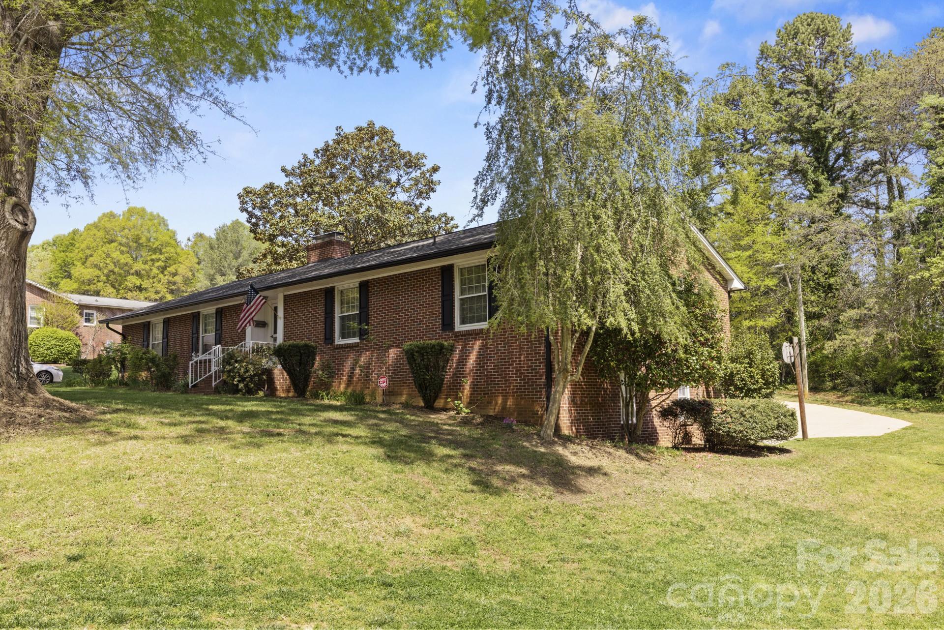 607 12th Avenue NE Hickory NC 28601