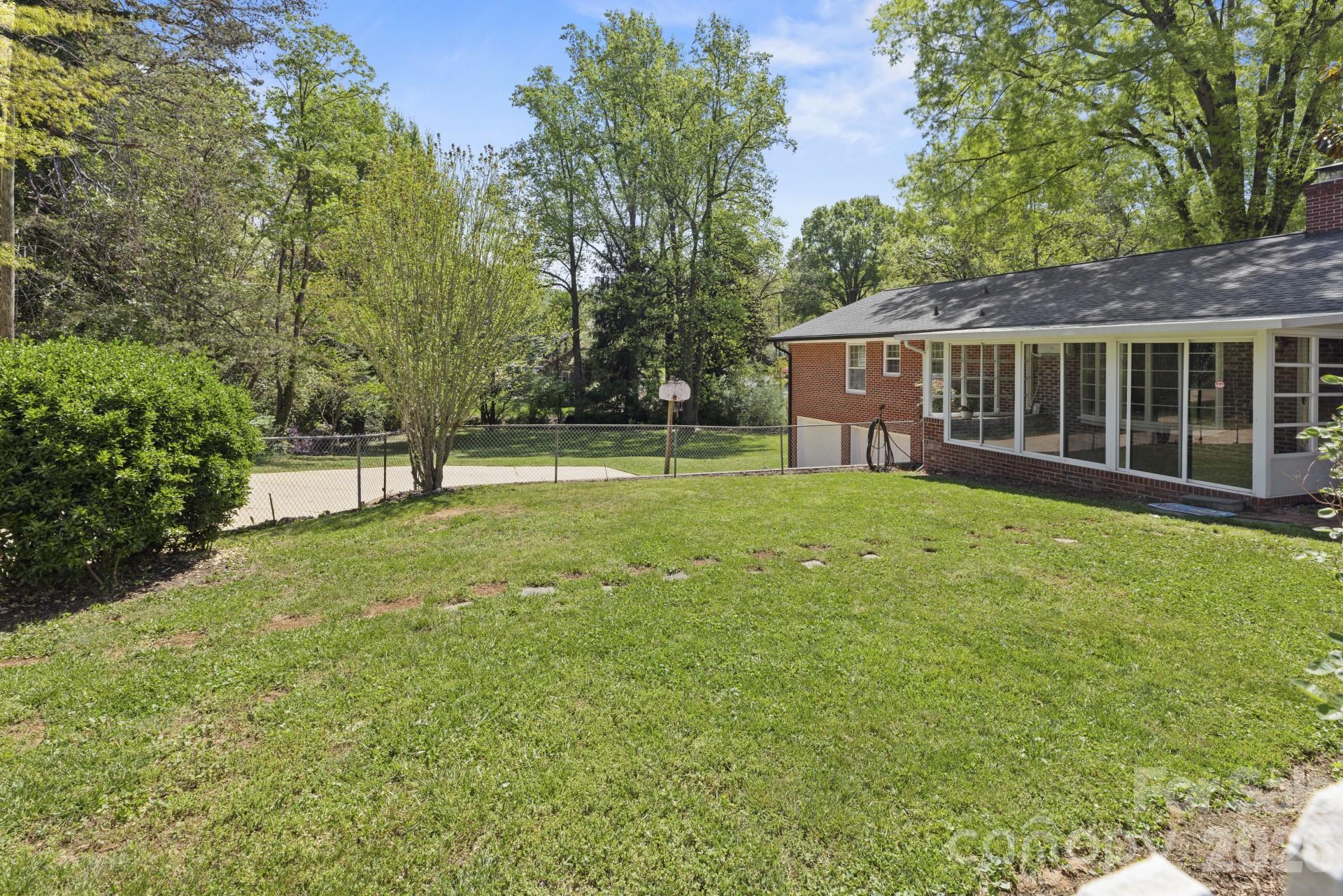 607 12th Avenue NE Hickory NC 28601