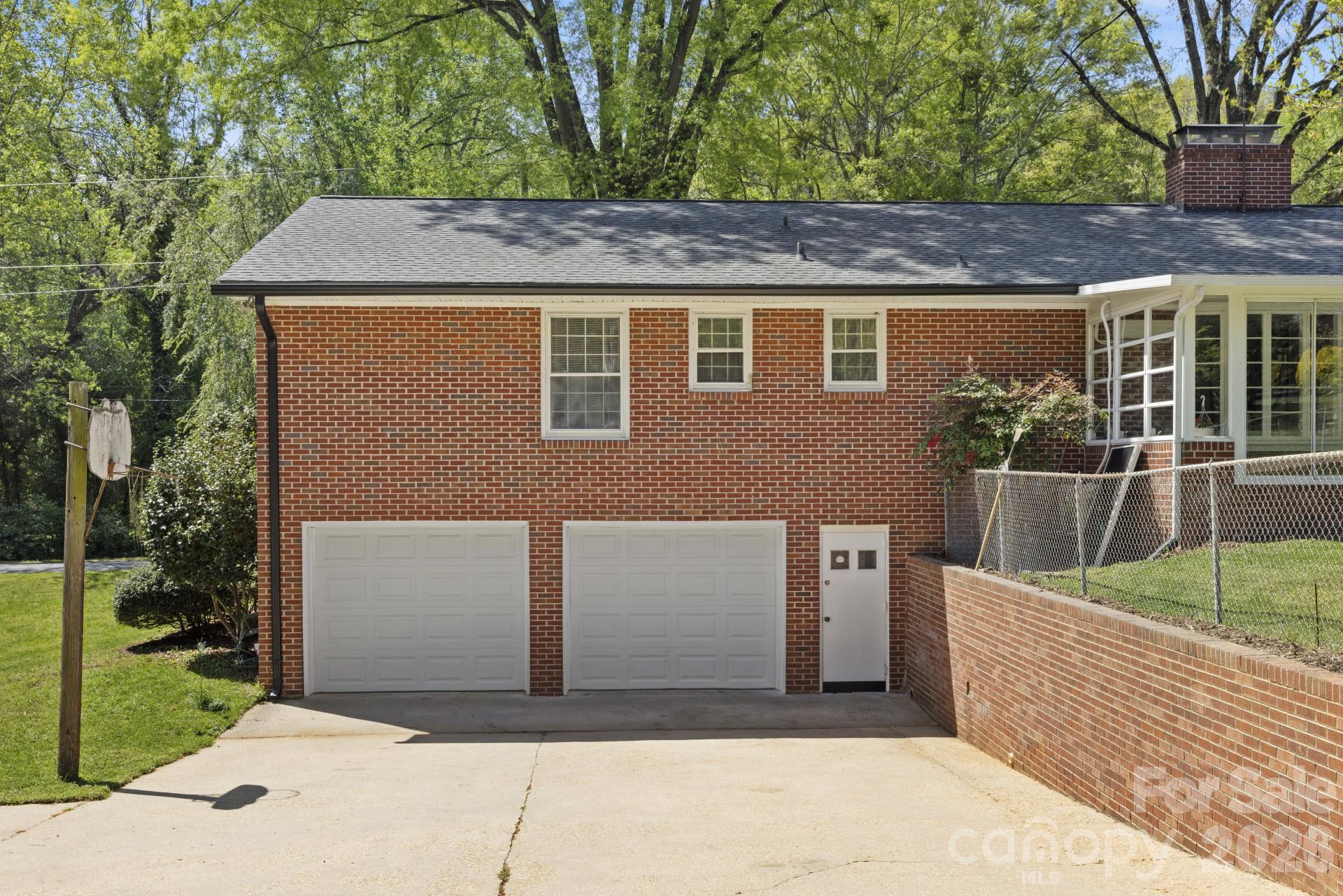 607 12th Avenue NE Hickory NC 28601