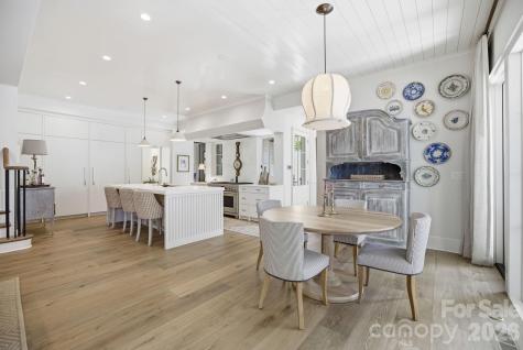 2710 Briarcliff Place Charlotte NC 28207