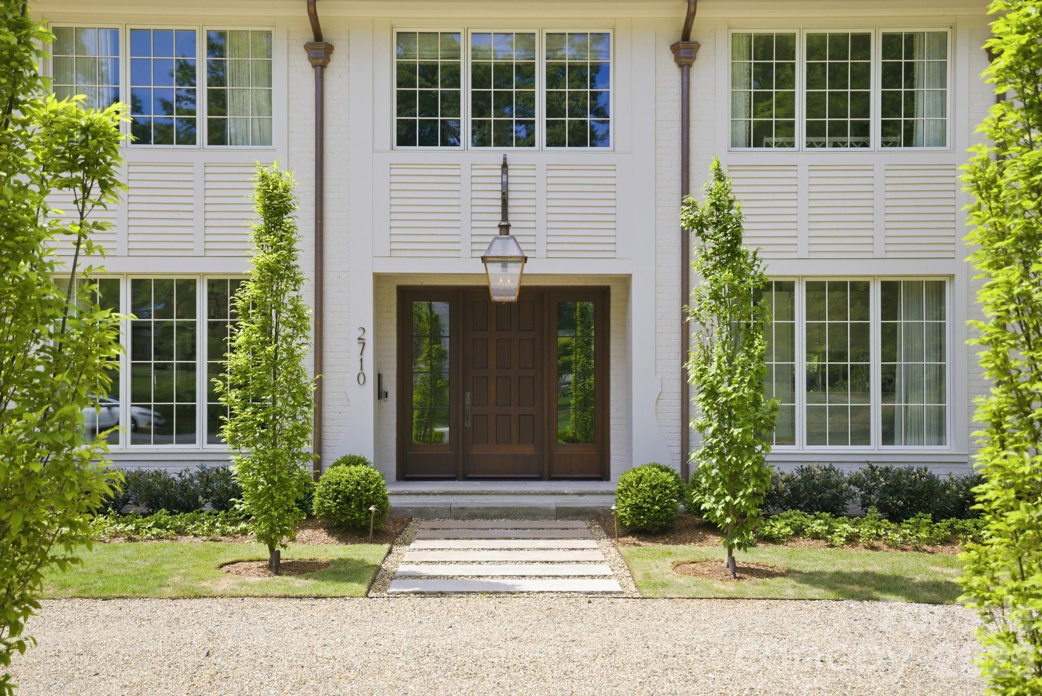 2710 Briarcliff Place Charlotte NC 28207