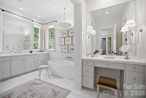 2710 Briarcliff Place Charlotte NC 28207