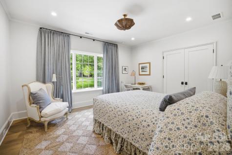 2710 Briarcliff Place Charlotte NC 28207