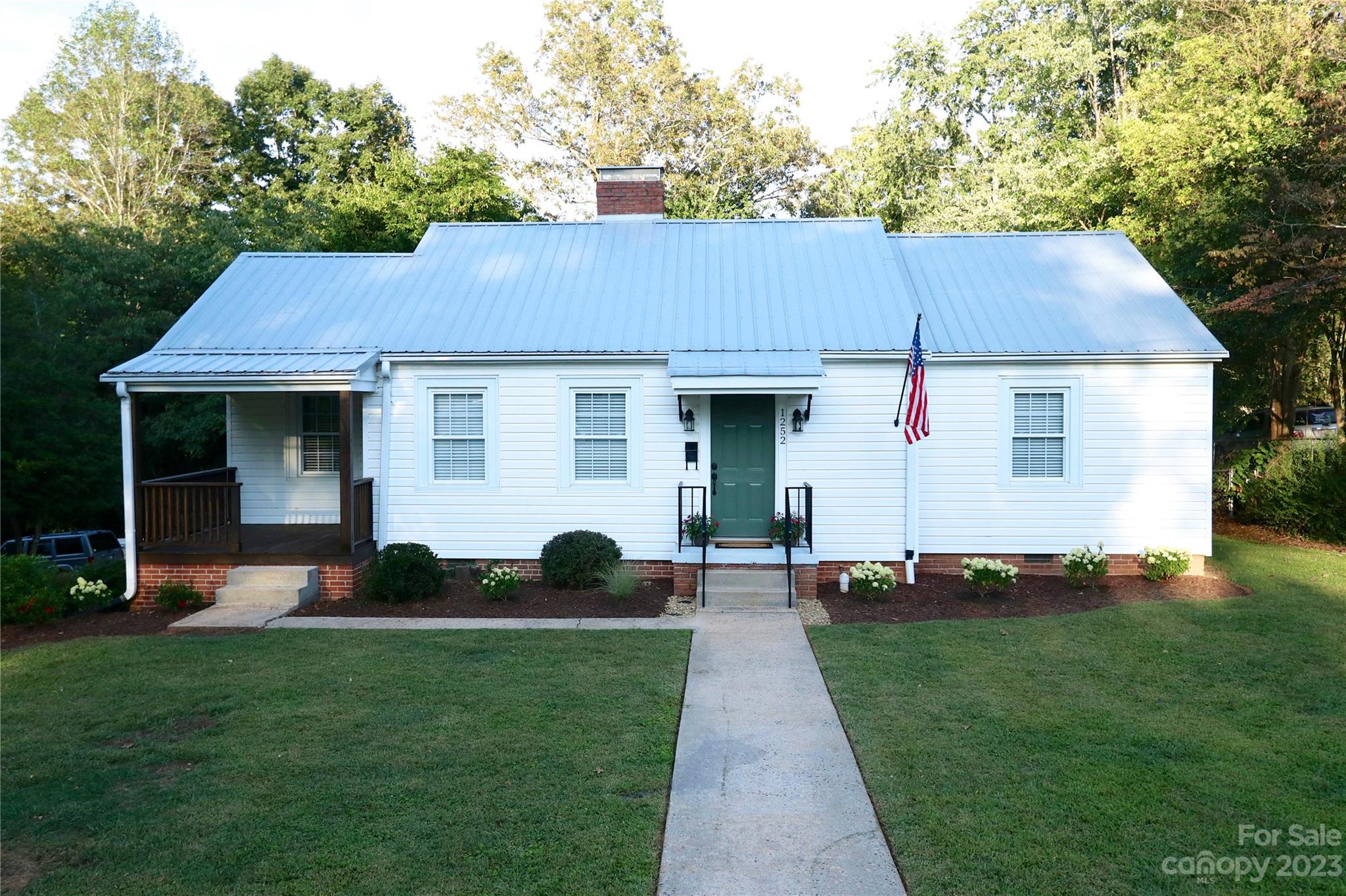 1252 11th Street NW Hickory NC 28601