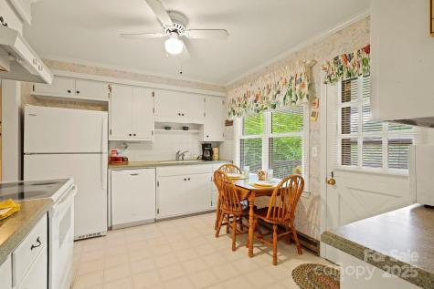 1074 Nikanor Road West Jefferson NC 28694