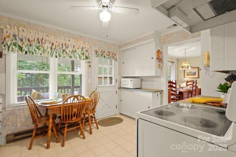1074 Nikanor Road West Jefferson NC 28694