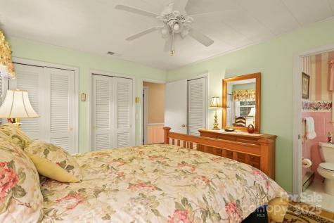 1074 Nikanor Road West Jefferson NC 28694