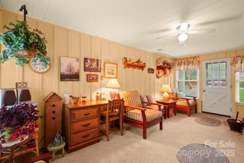 1074 Nikanor Road West Jefferson NC 28694