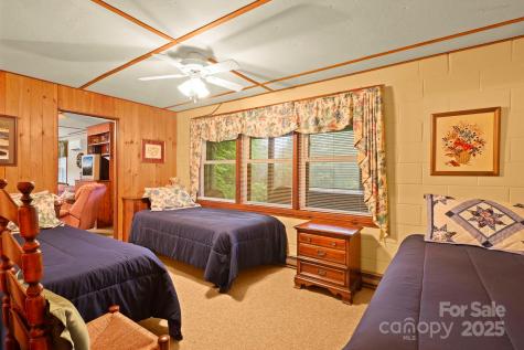 1074 Nikanor Road West Jefferson NC 28694