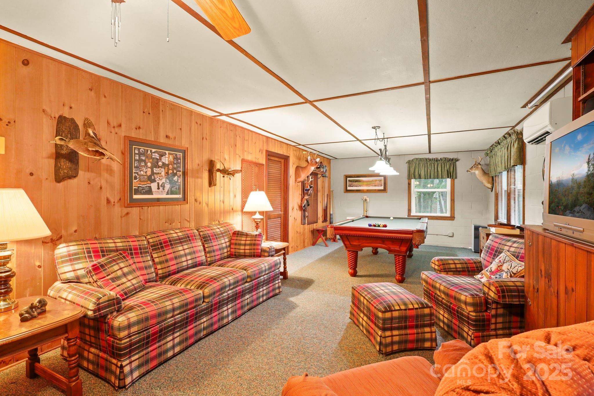 1074 Nikanor Road West Jefferson NC 28694