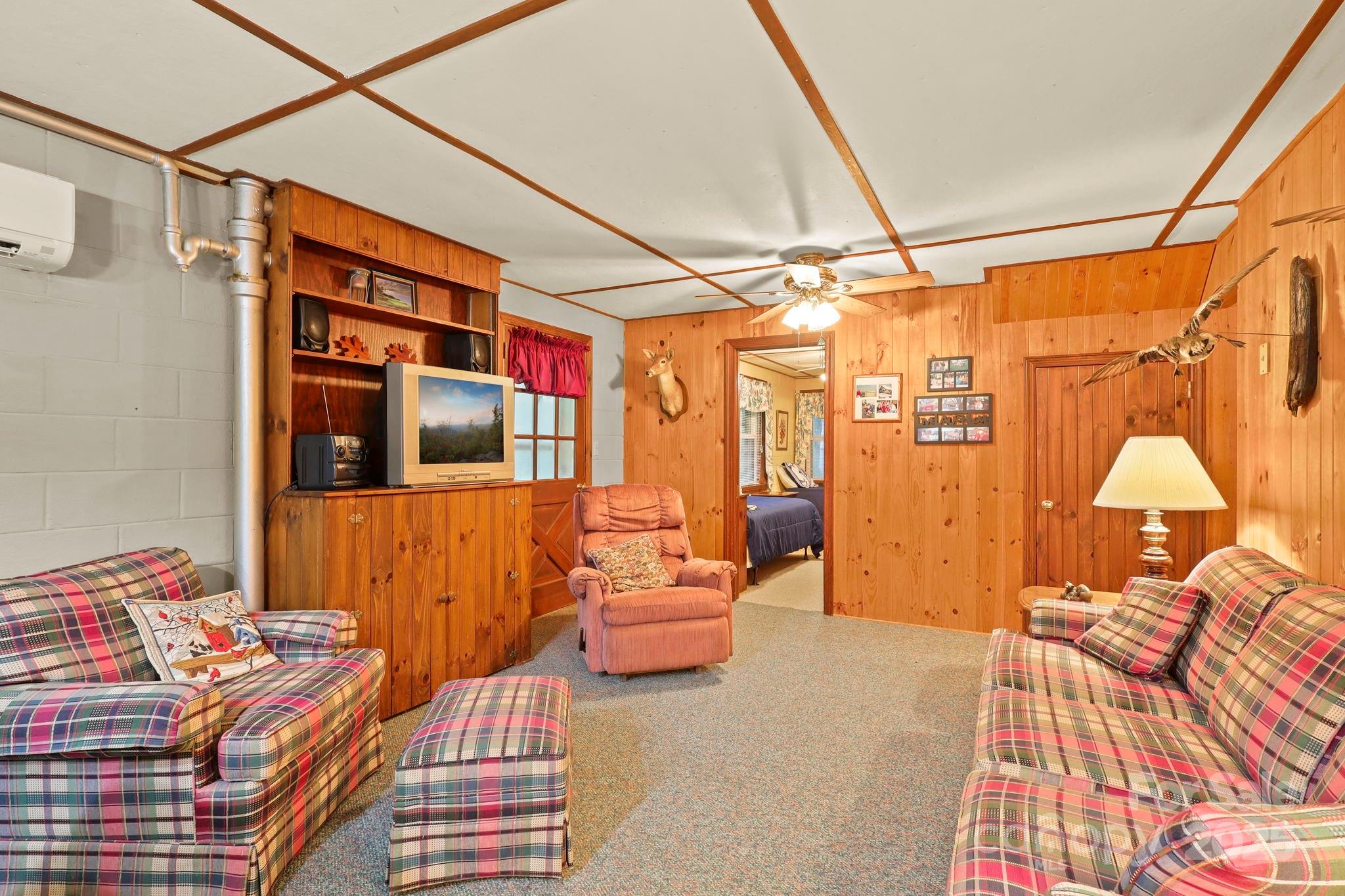 1074 Nikanor Road West Jefferson NC 28694