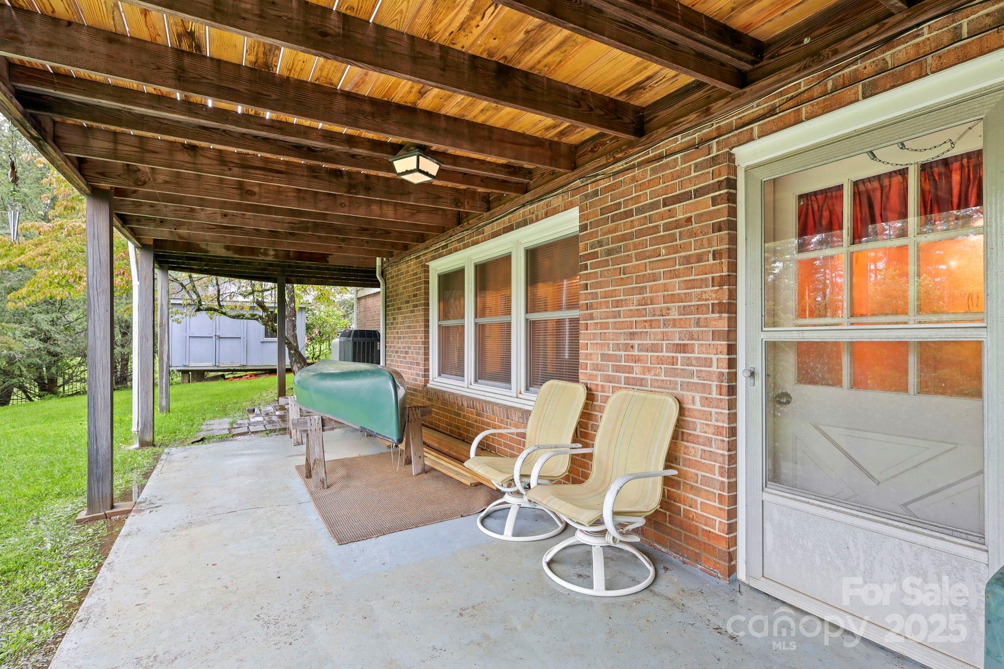 1074 Nikanor Road West Jefferson NC 28694