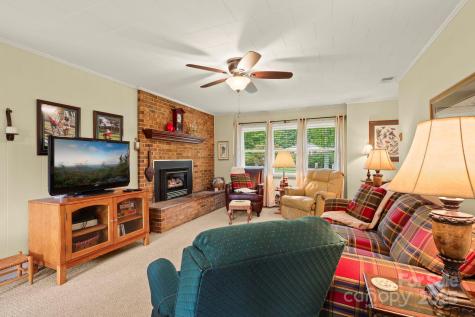 1074 Nikanor Road West Jefferson NC 28694