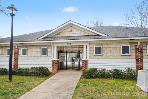 5518 Santeelah Court Charlotte NC 28217
