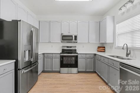 5518 Santeelah Court Charlotte NC 28217