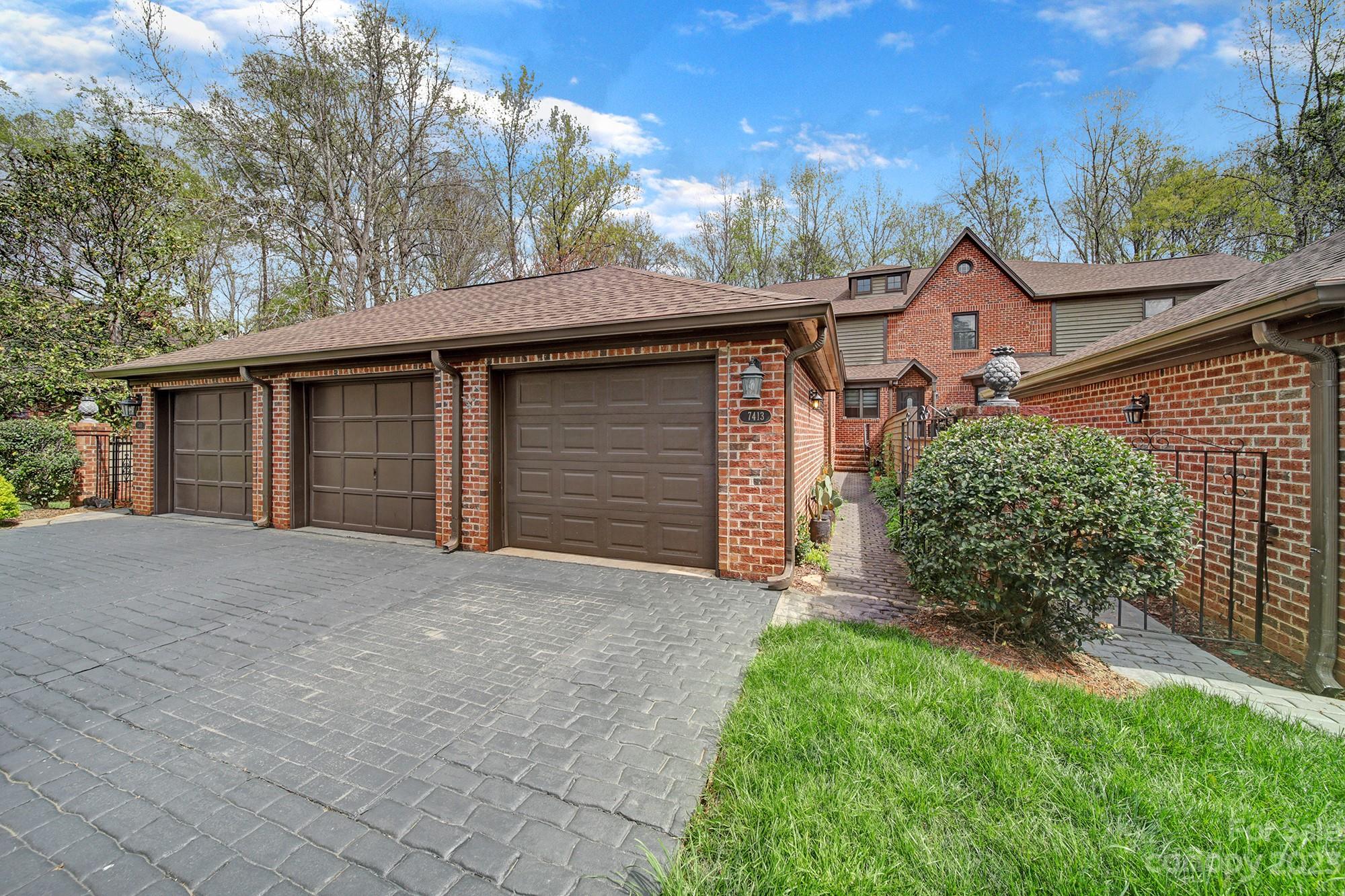 7413 Newmans Lane Charlotte NC 28270