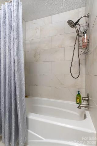 124 Oak Hill Road Candler NC 28715