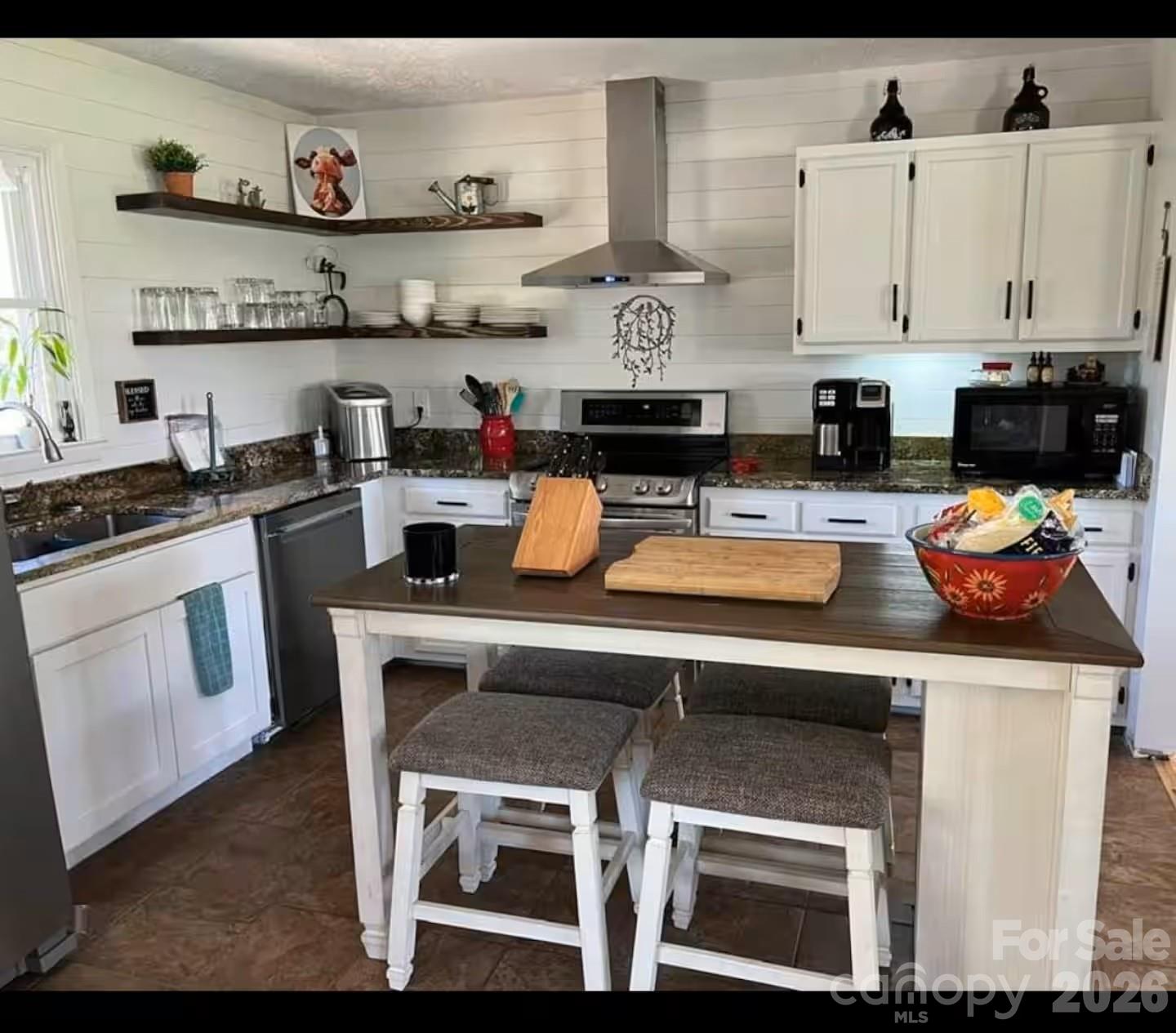 124 Oak Hill Road Candler NC 28715